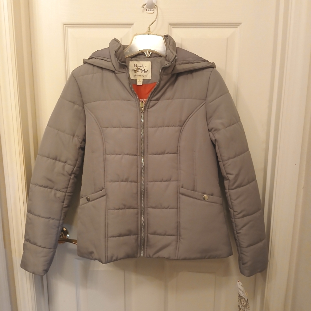 NWT Maralyn & Me  Hooded Puffer Jacket  Size M Gray